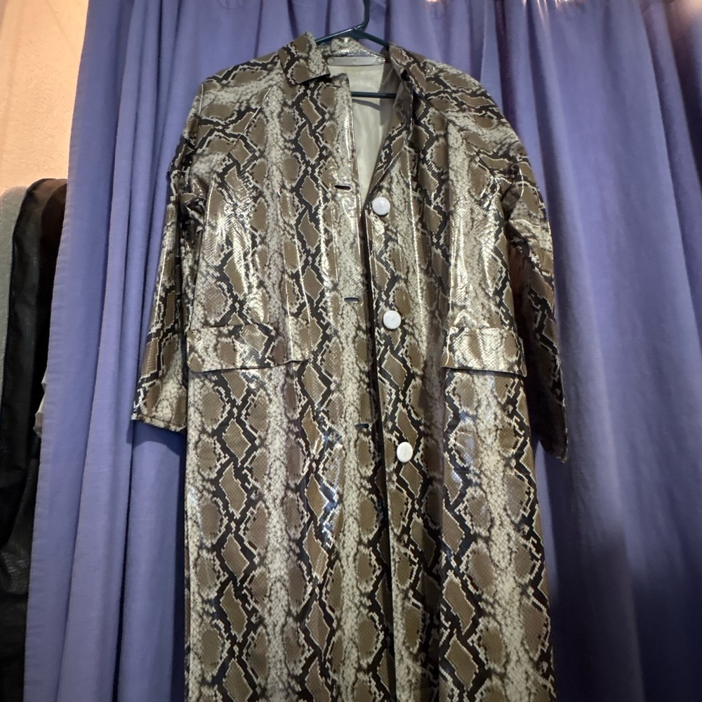 Snakeskin Pattern Women's rain Coat